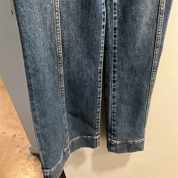 Alice and Olivia Jean jumpsuit - Picture 5 of 10